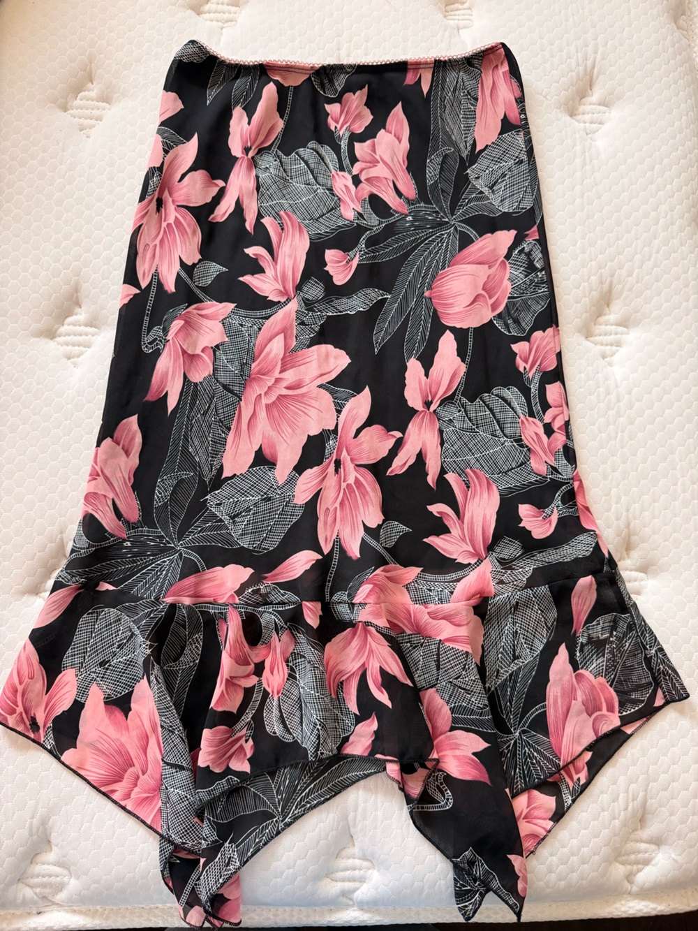 Body Central Black and Pink Trim coquette floral size medium